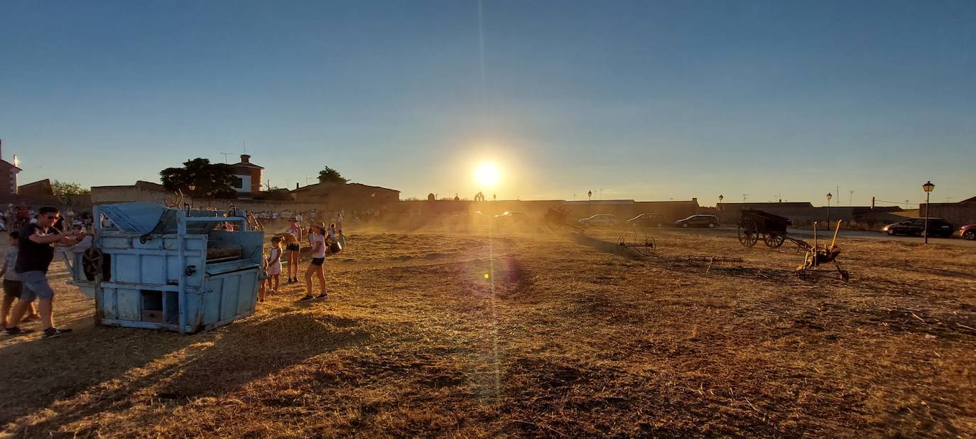 Las imágenes de la recreación de la trilla en Bolaños de Campos