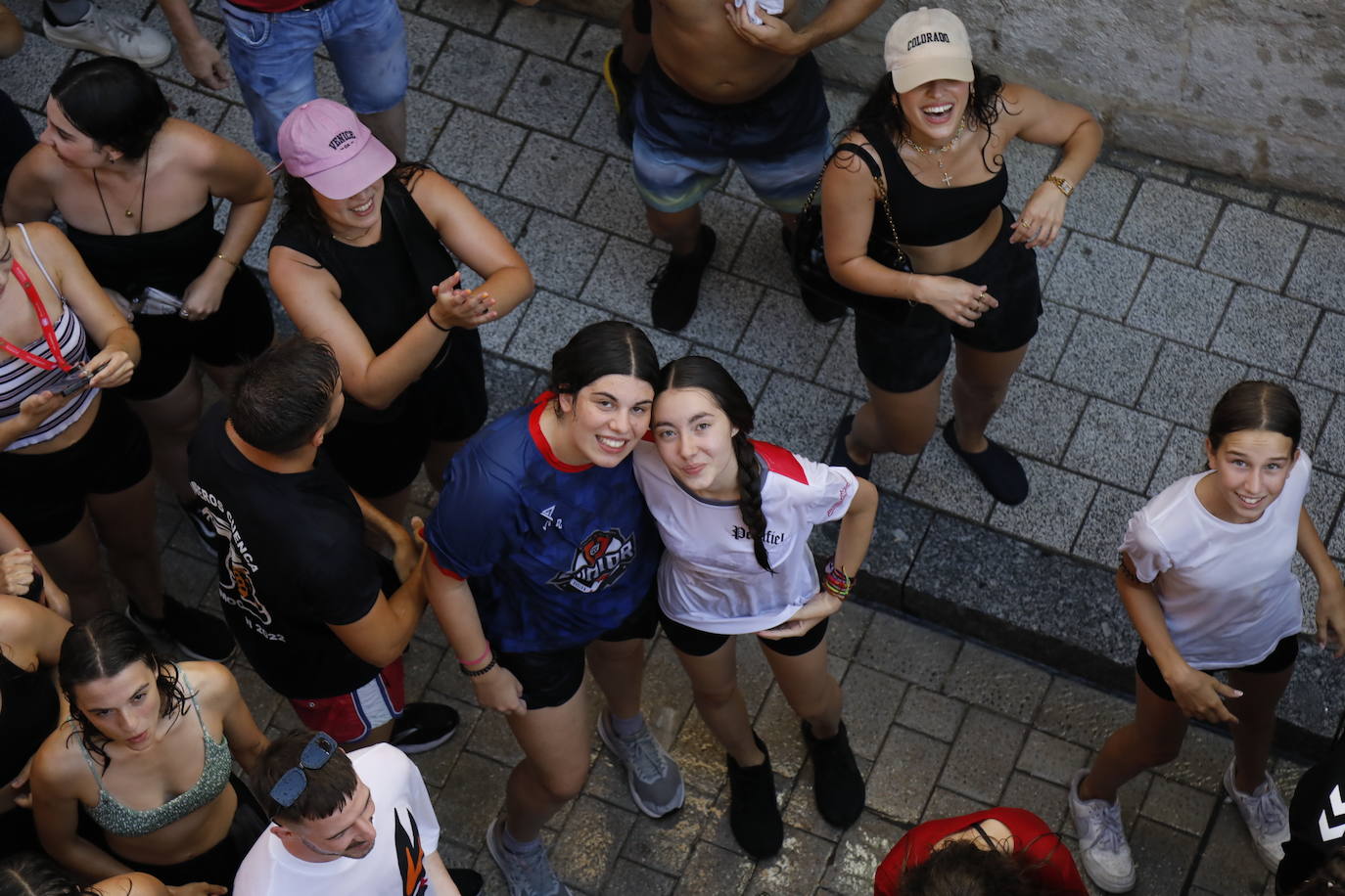 Peñafiel disfruta y baila con otro chúndara