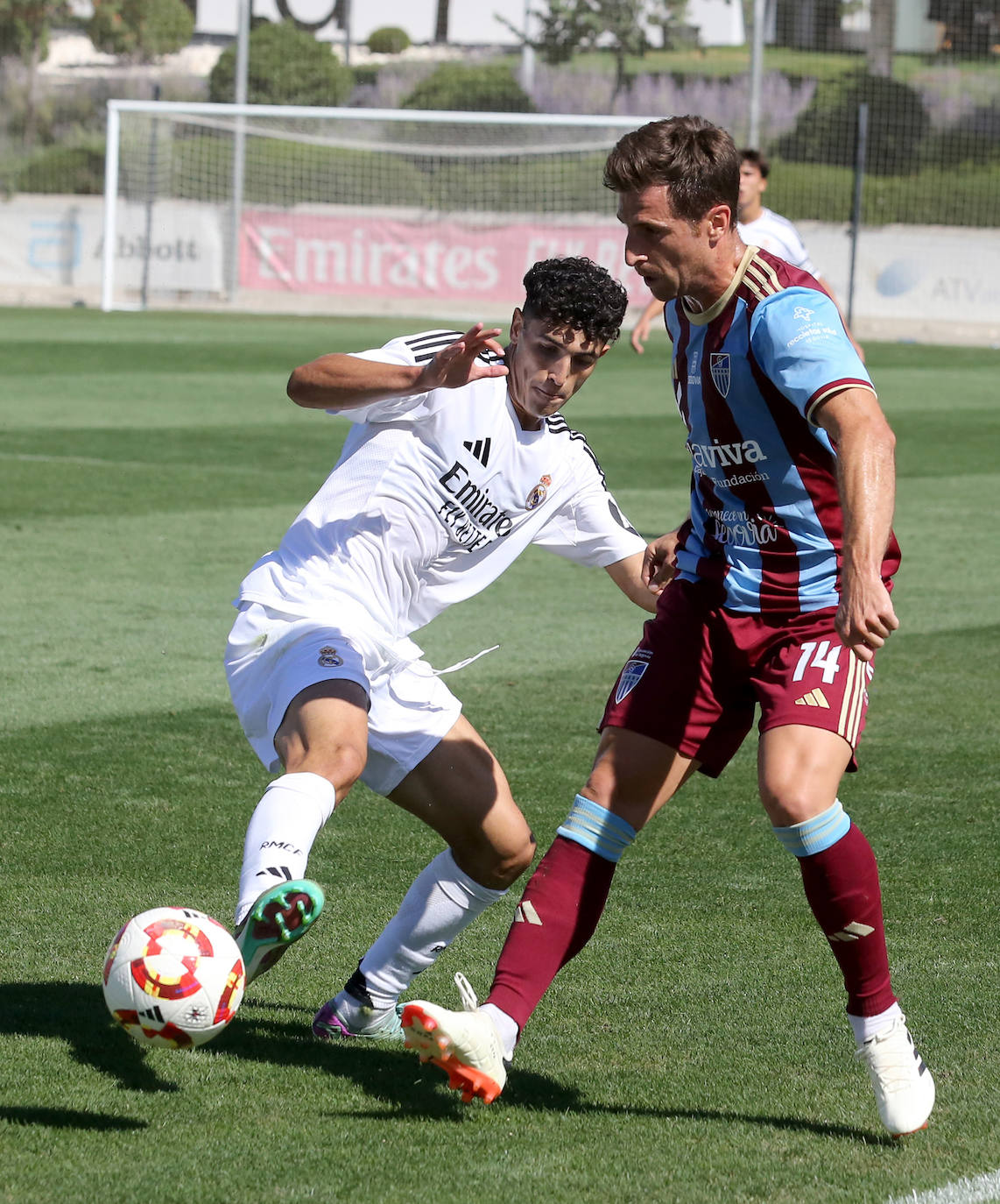 Fotos del partido entre el Castilla y la Segoviana