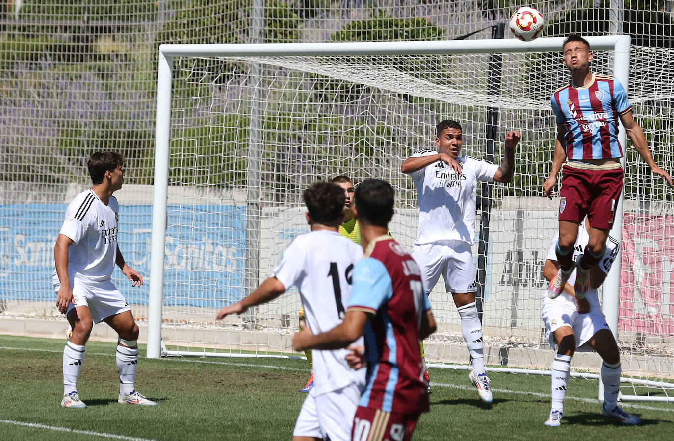 Fotos del partido entre el Castilla y la Segoviana