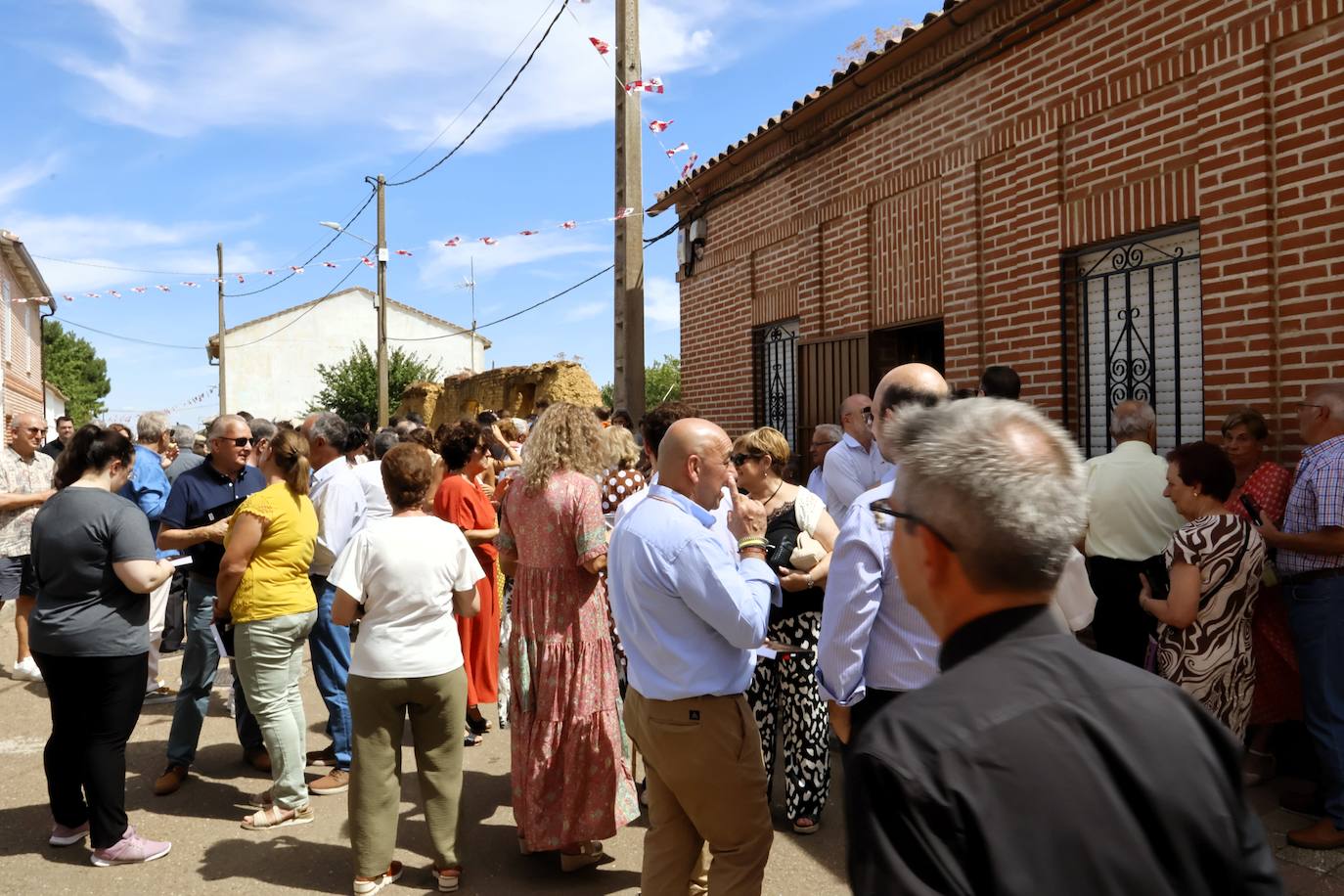 Una calle para el sacerdote que creó una parroquia virtual