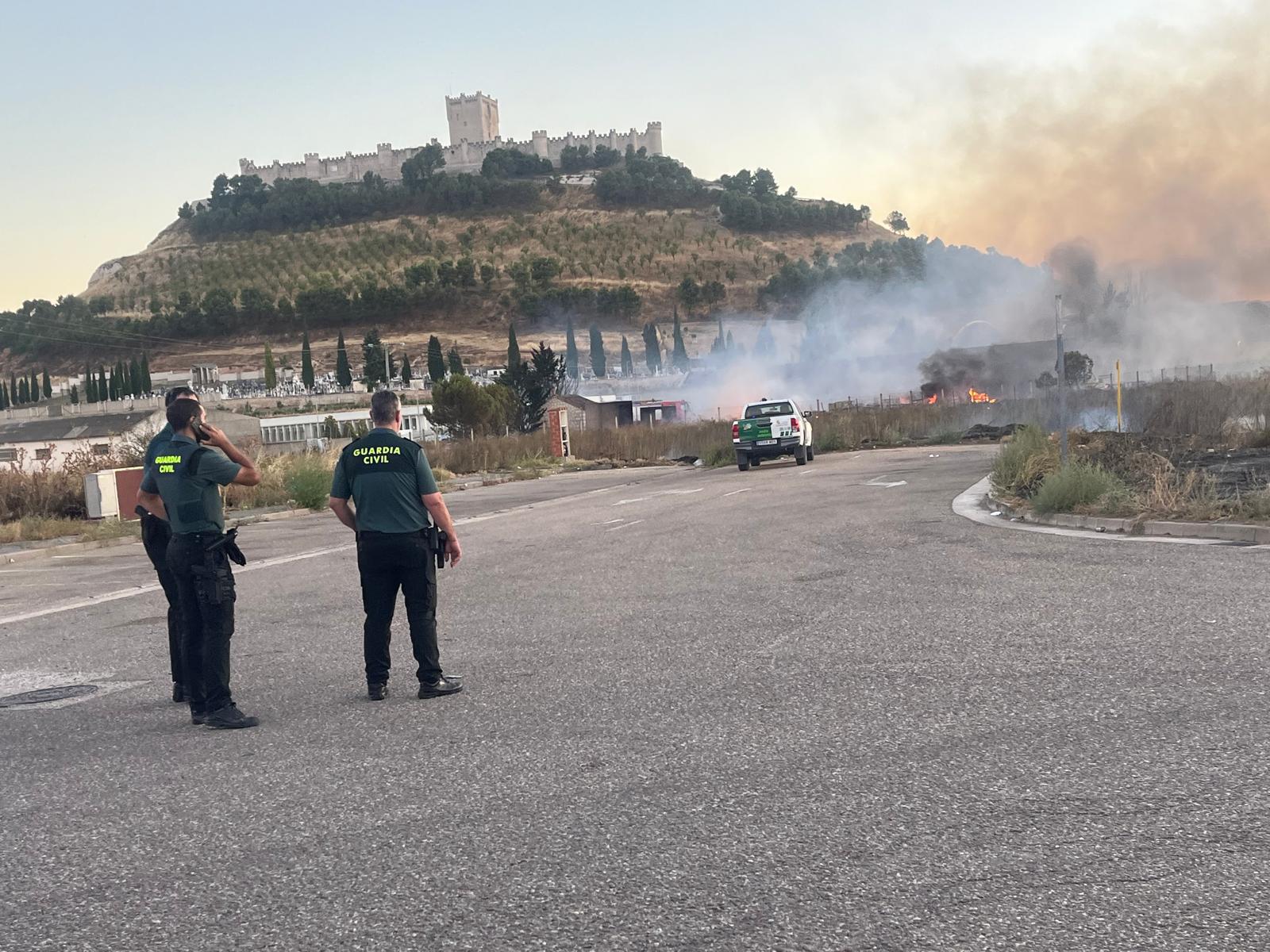 Las imágenes del incendio en las afueras de Peñafiel