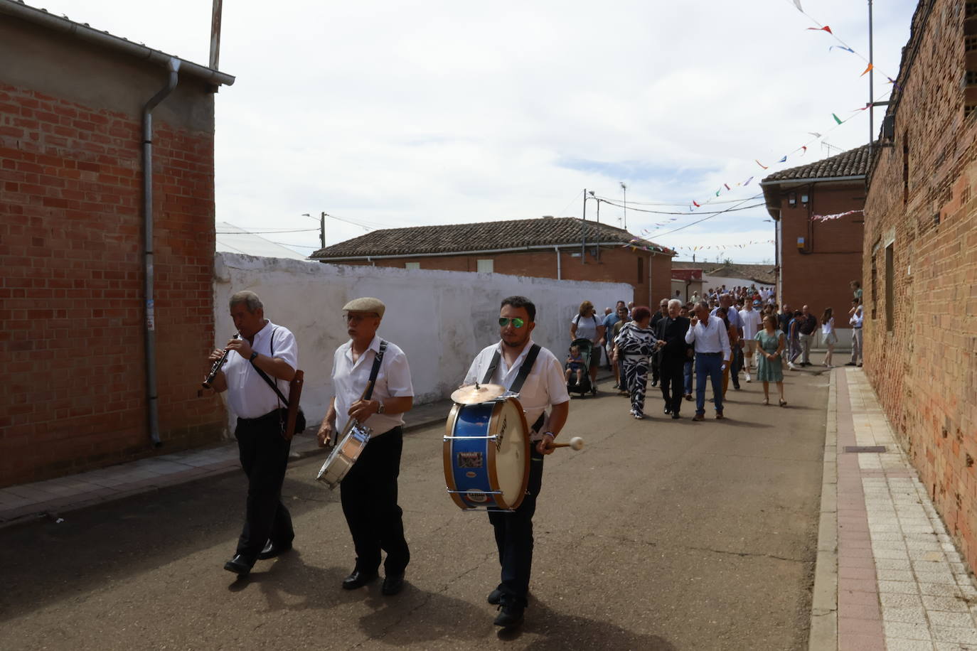 Una calle para el sacerdote que creó una parroquia virtual