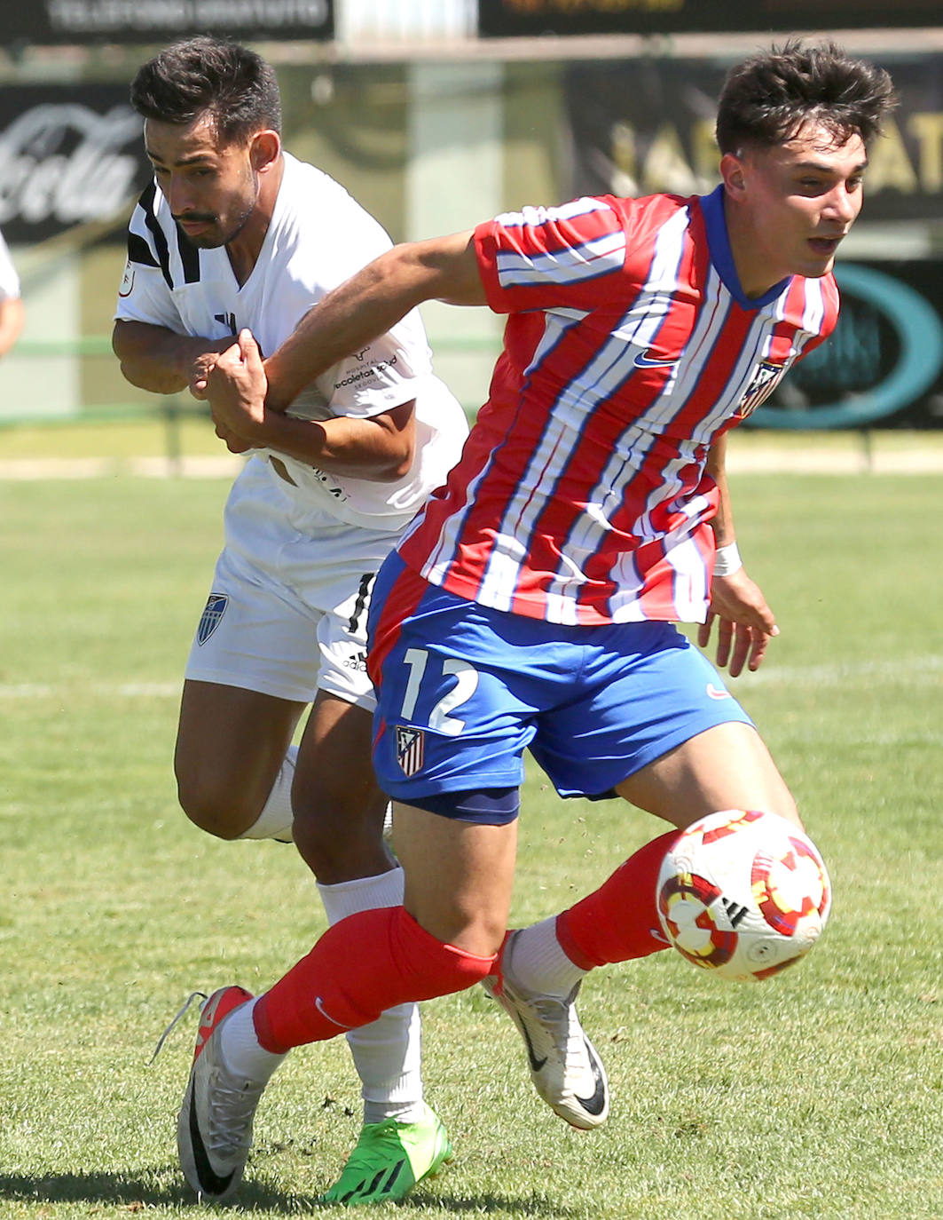 Fotos del partido entre la Segoviana y el Atlético de Madrid B