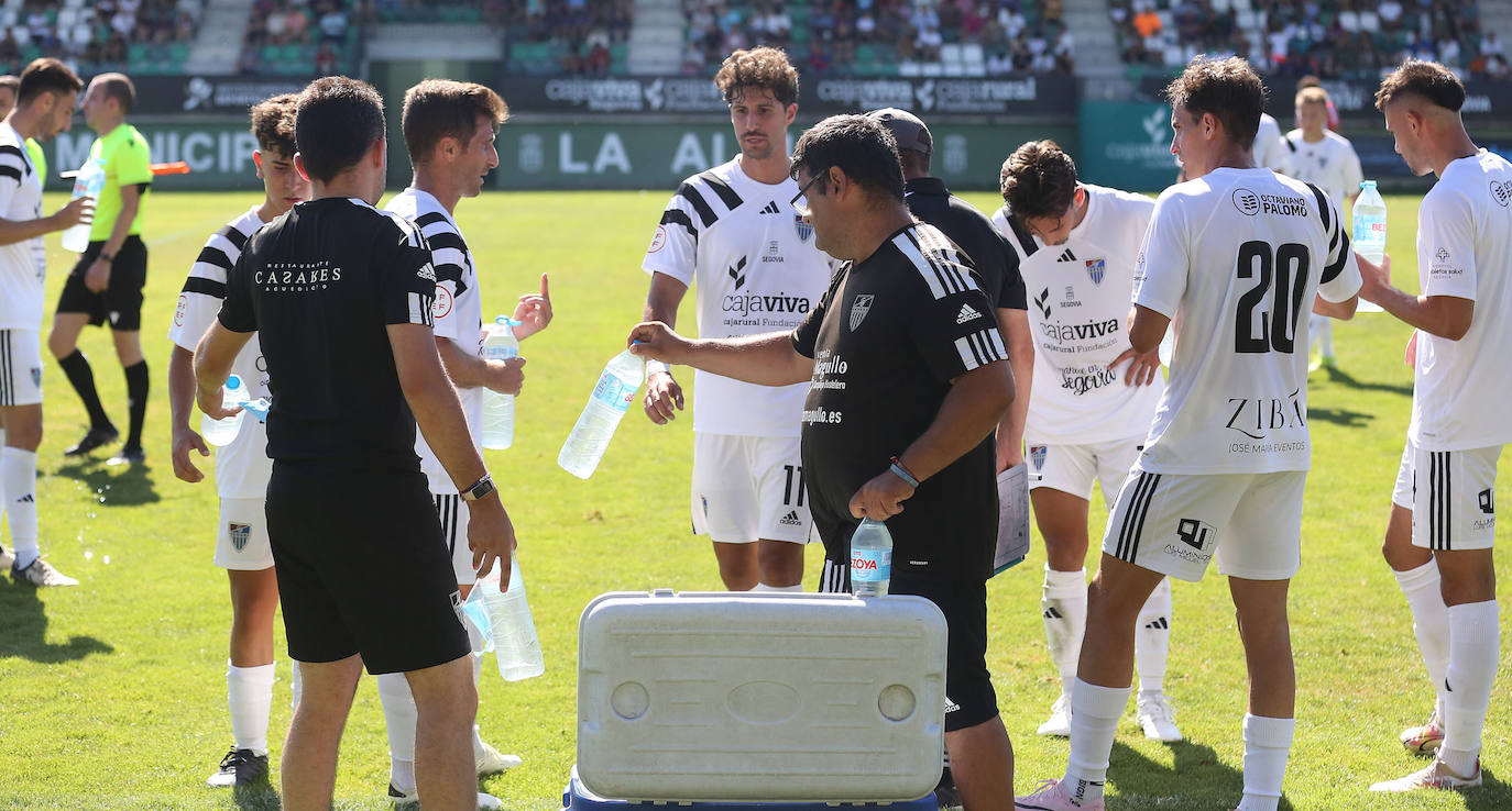 Fotos del partido entre la Segoviana y el Atlético de Madrid B