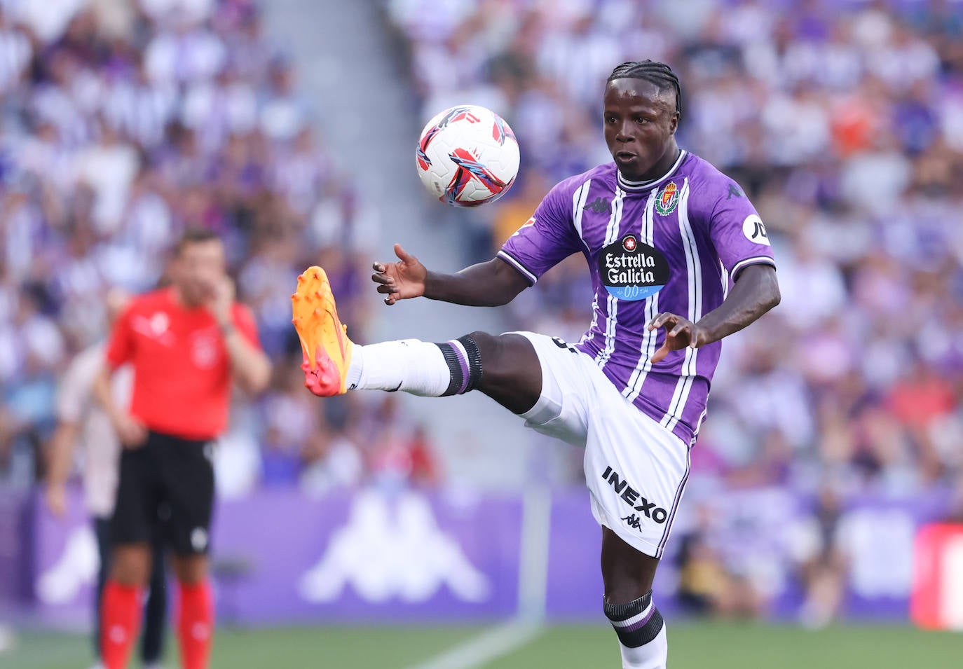 La victoria del Real Valladolid en su regreso a Primera, en imágenes