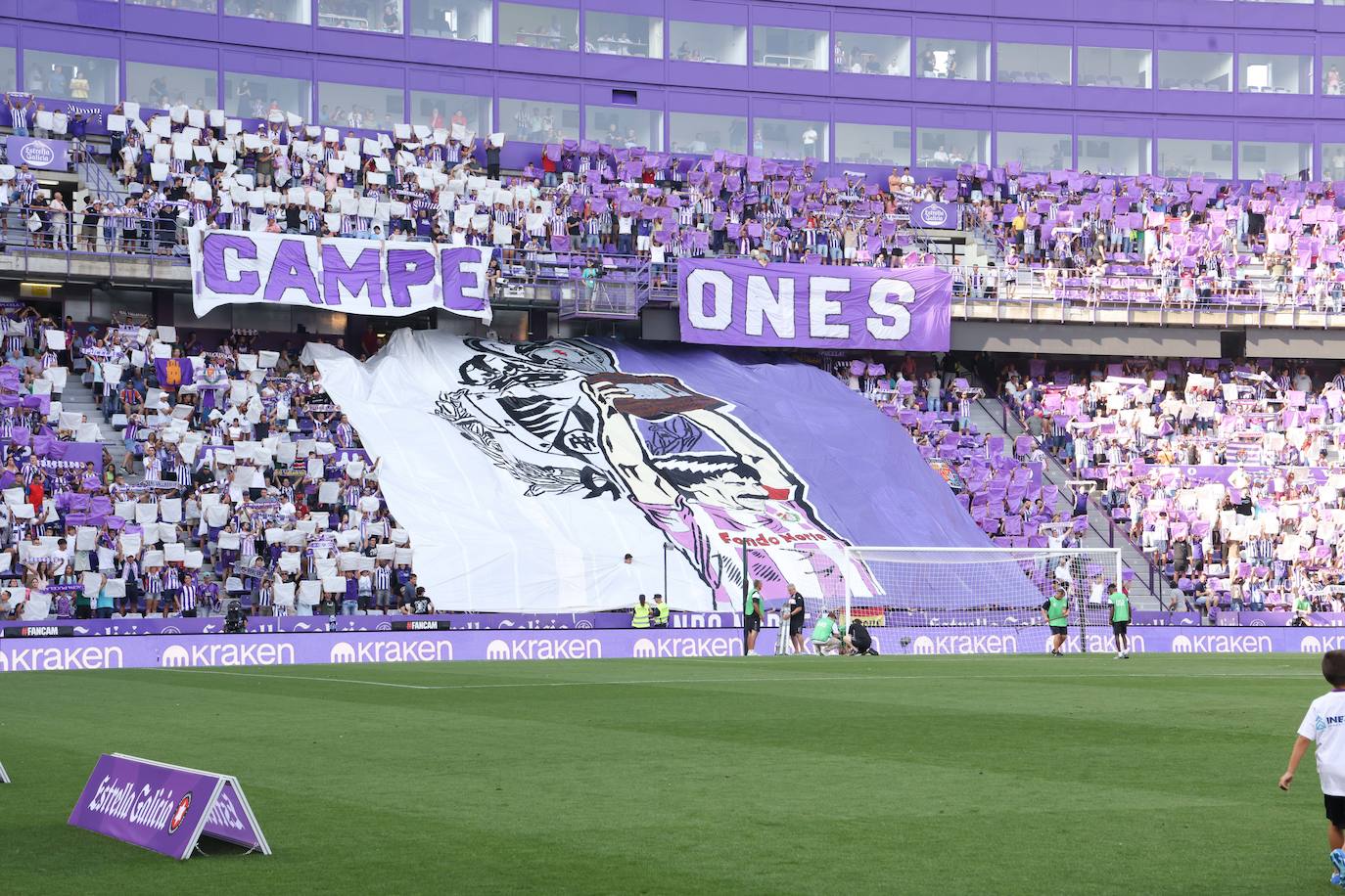 La victoria del Real Valladolid en su regreso a Primera, en imágenes