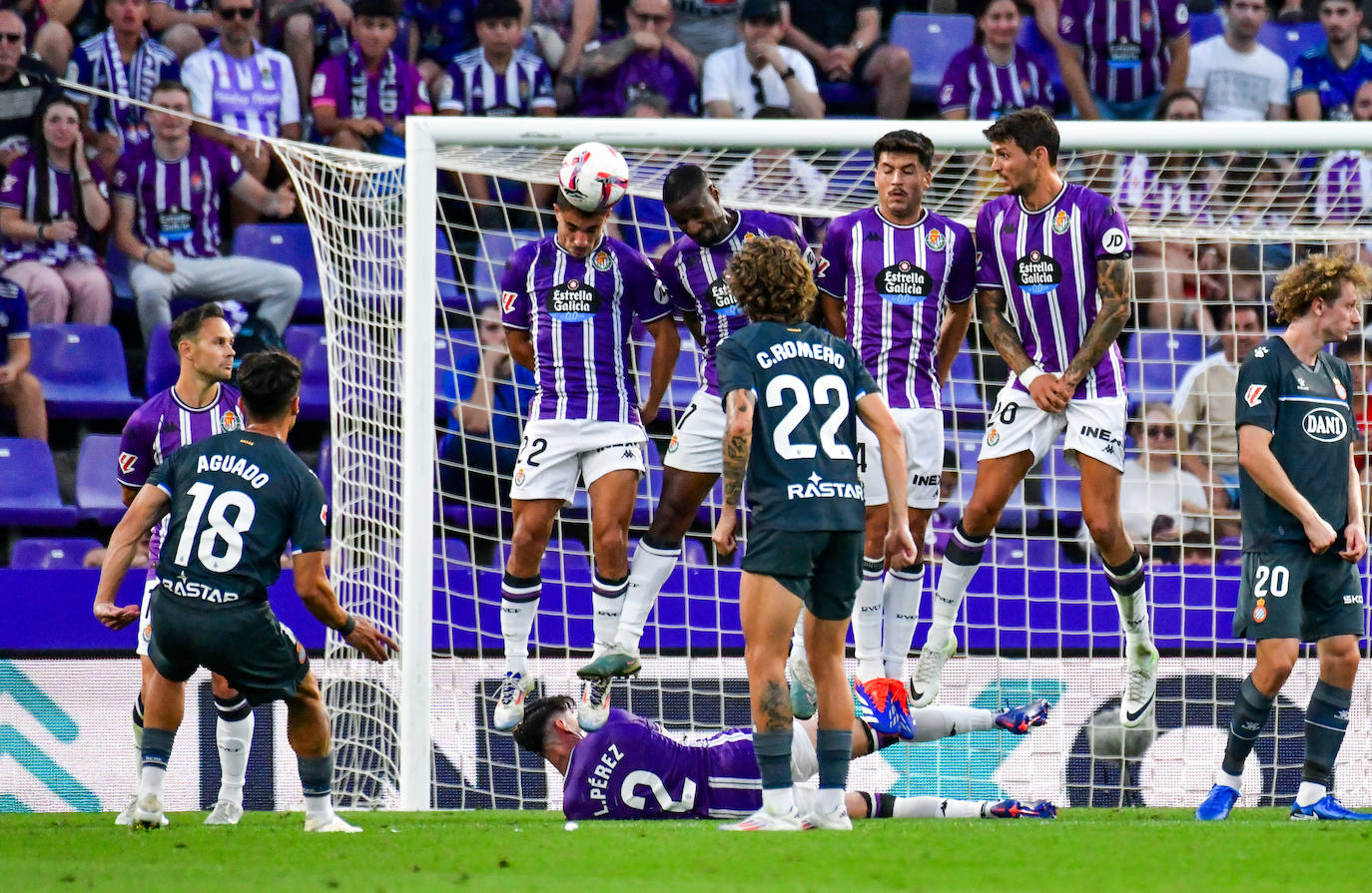 La victoria del Real Valladolid en su regreso a Primera, en imágenes