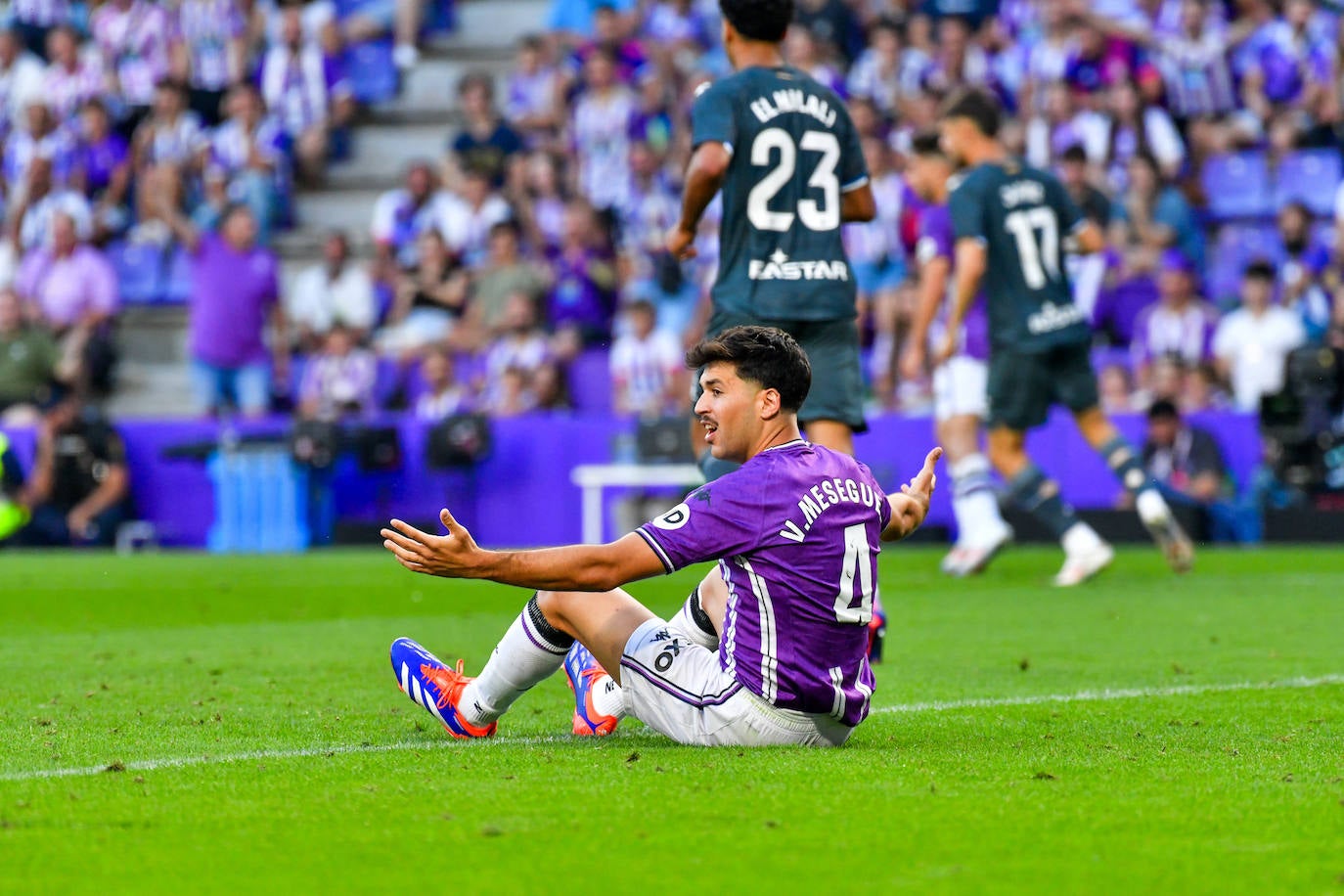 La victoria del Real Valladolid en su regreso a Primera, en imágenes