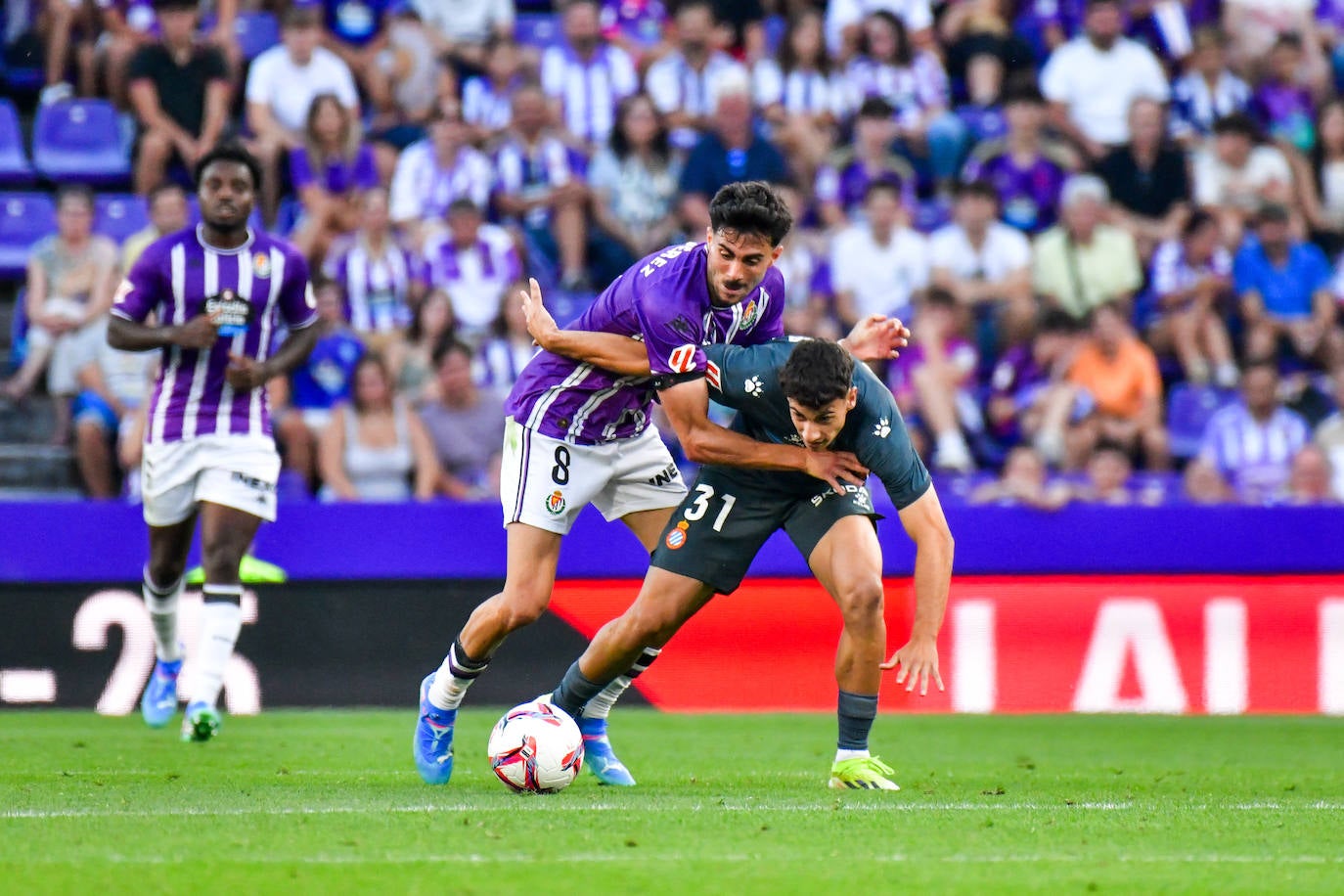 La victoria del Real Valladolid en su regreso a Primera, en imágenes