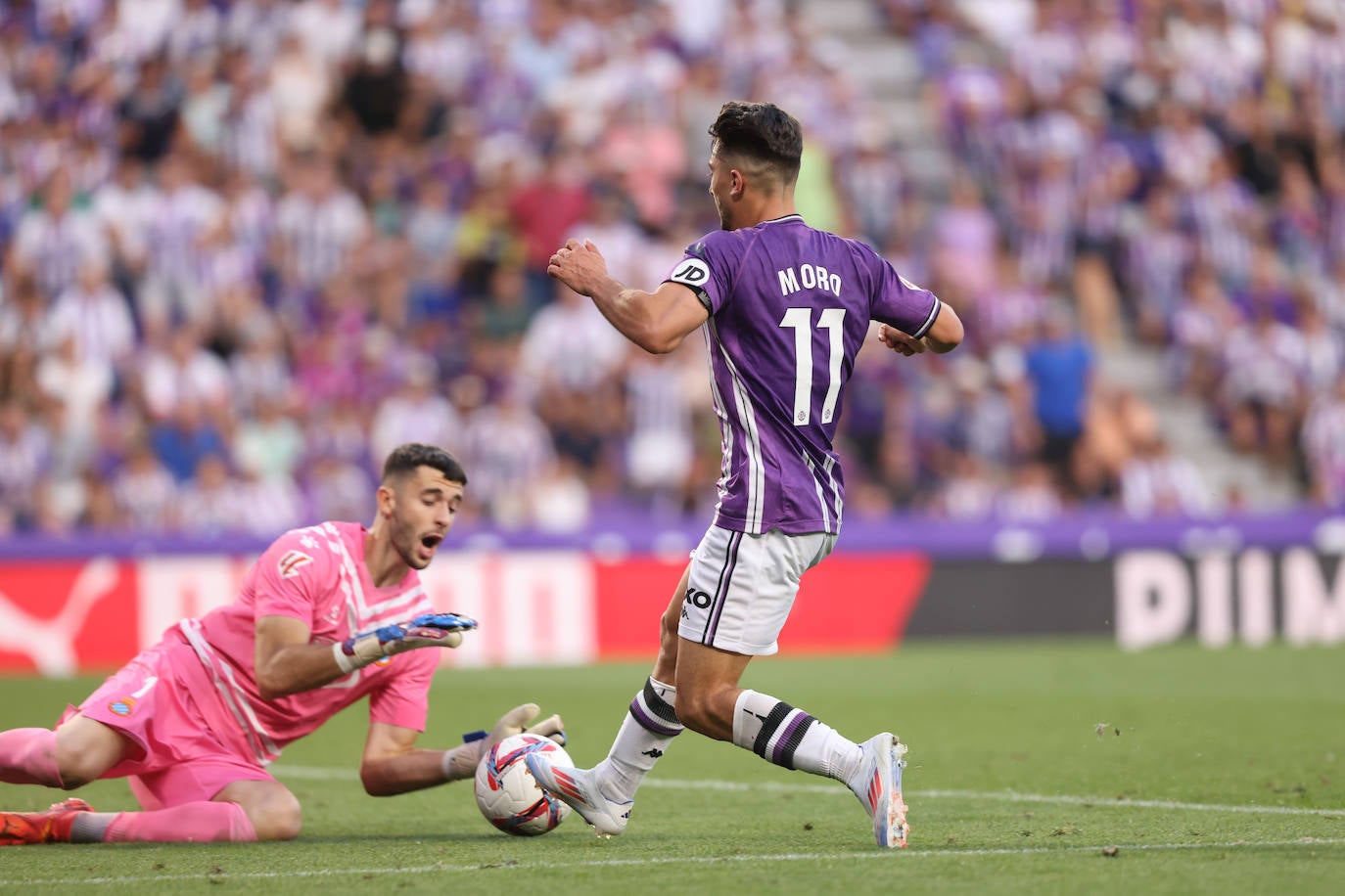 La victoria del Real Valladolid en su regreso a Primera, en imágenes