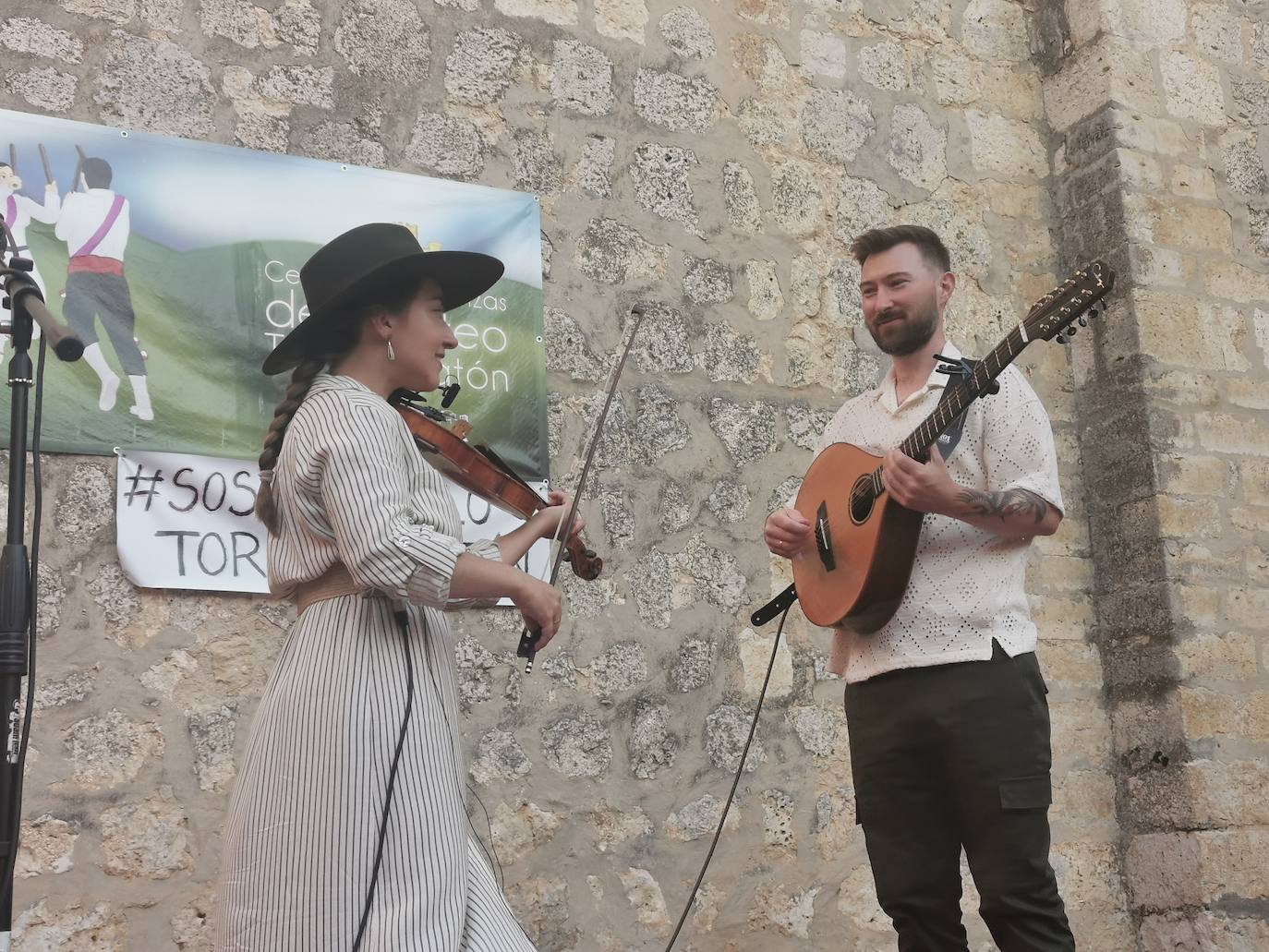 Torrelobatón exhibe su mejor paloteo