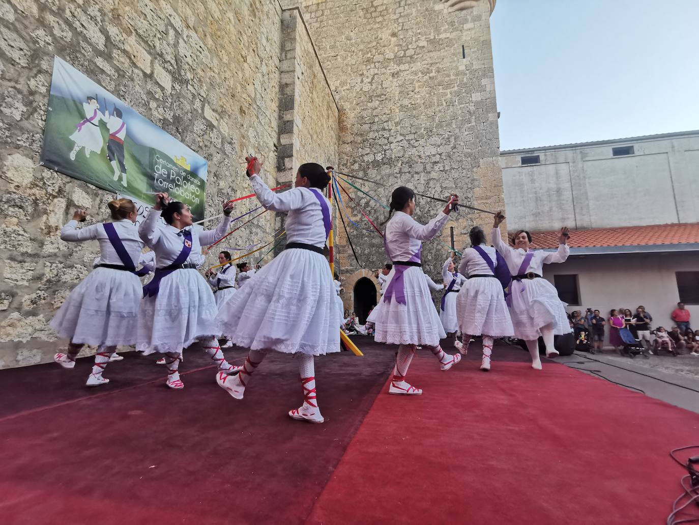 Torrelobatón exhibe su mejor paloteo