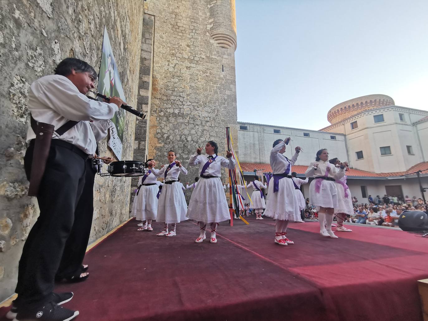 Torrelobatón exhibe su mejor paloteo