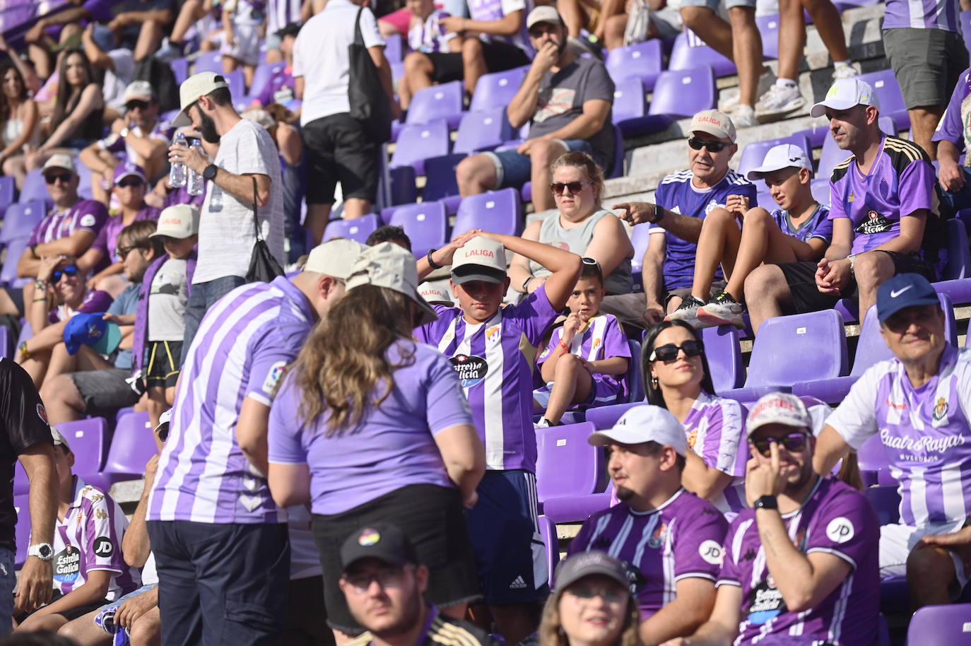 Búscate en la grada del estadio José Zorrilla (1/4)