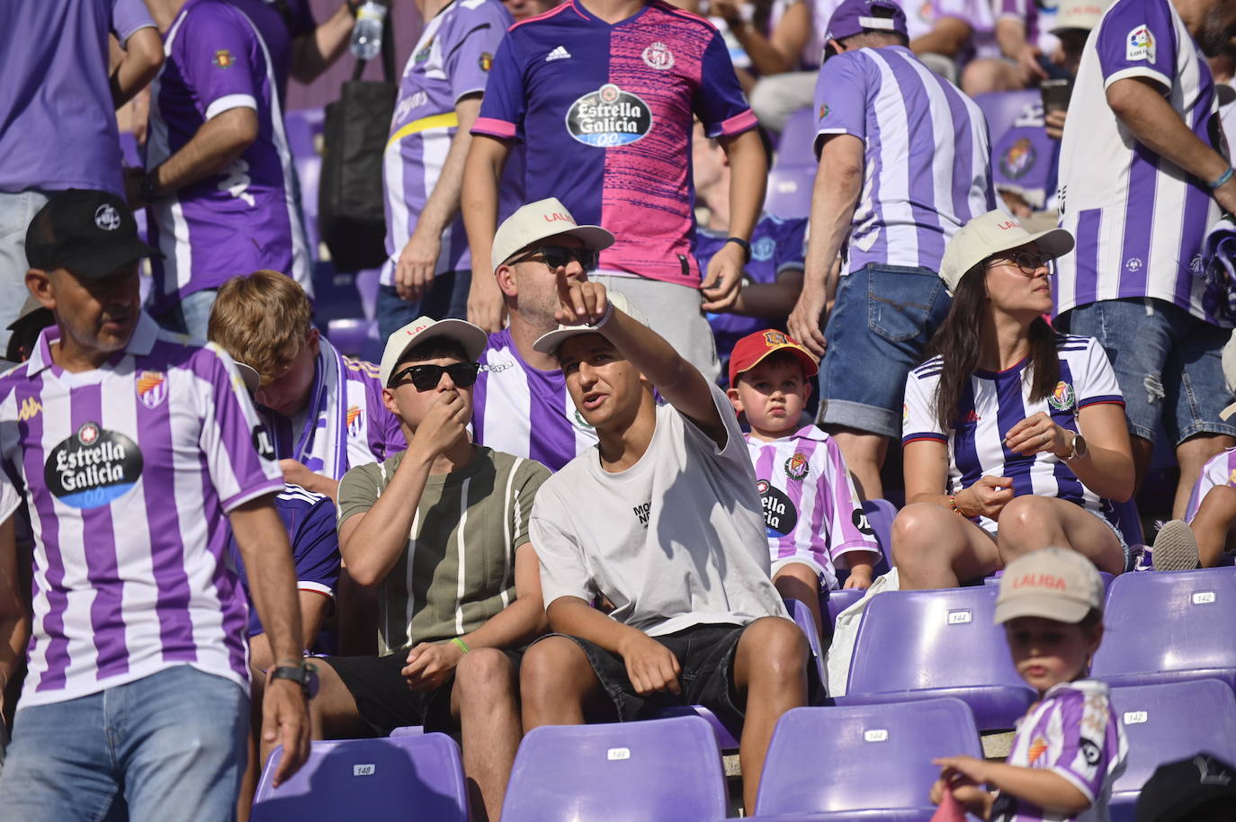 Búscate en la grada del estadio José Zorrilla (1/4)