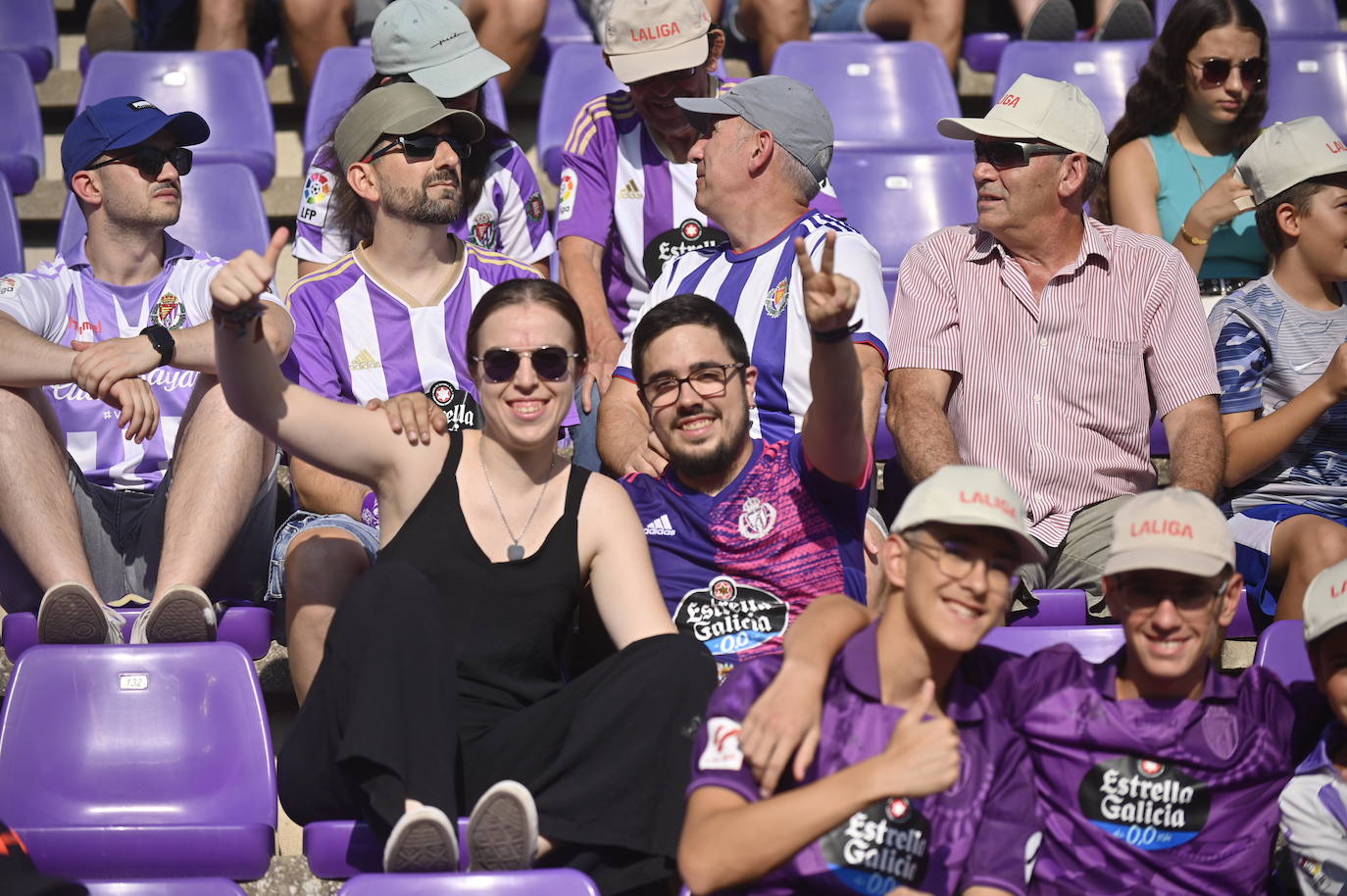 Búscate en la grada del estadio José Zorrilla (1/4)