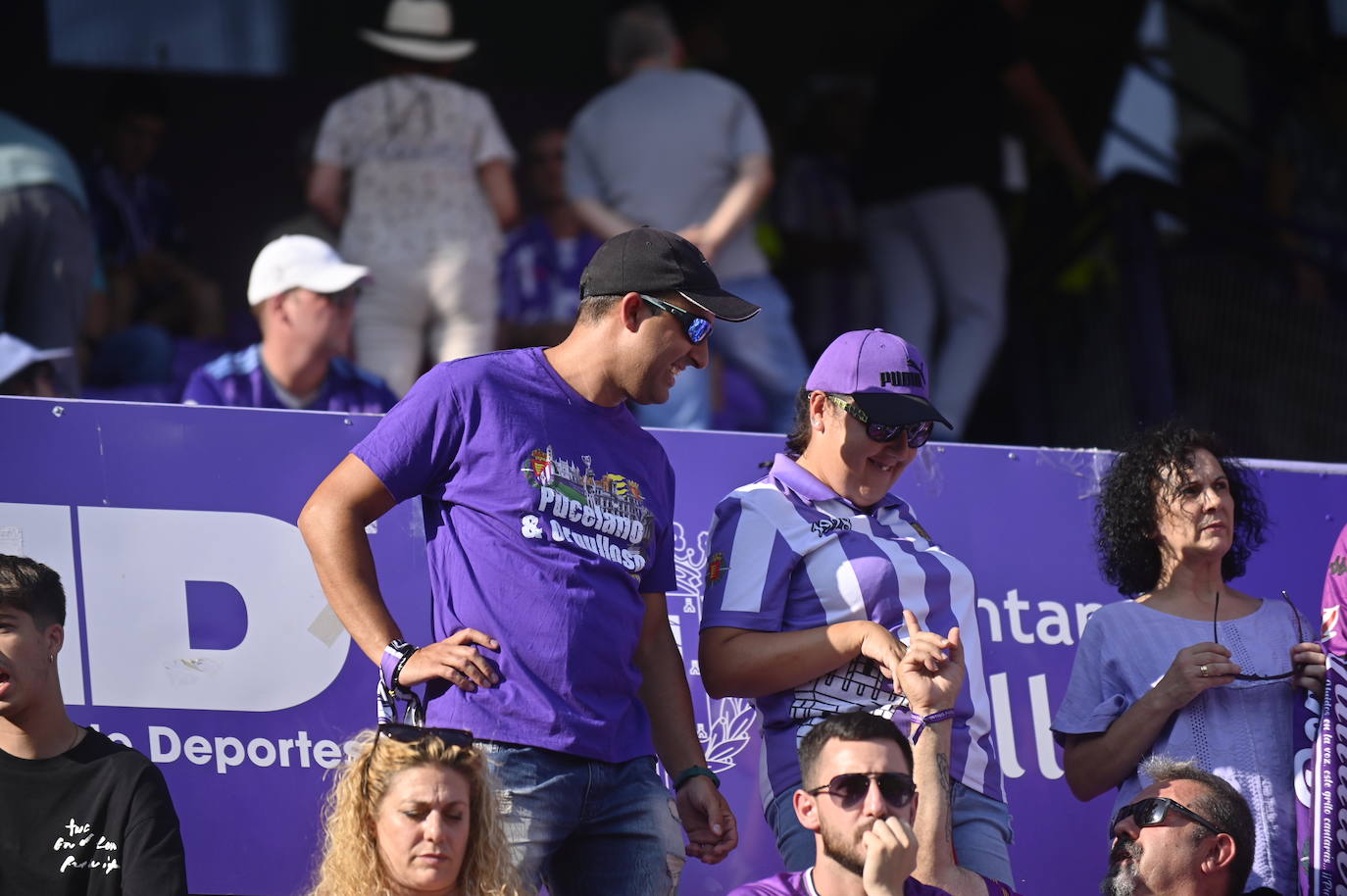 Búscate en la grada del estadio José Zorrilla (2/4)