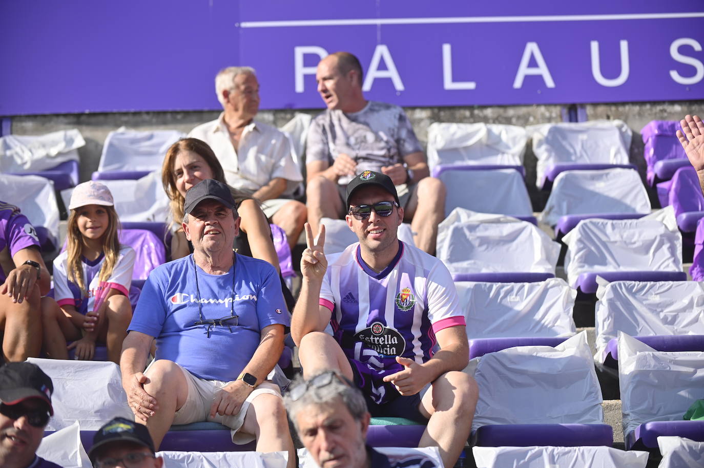 Búscate en la grada del estadio José Zorrilla (2/4)