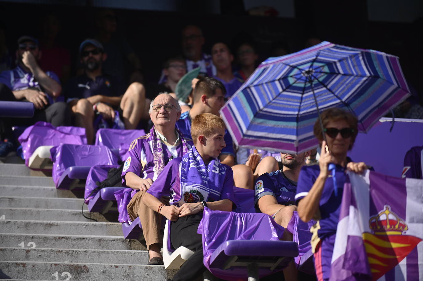 Búscate en la grada del estadio José Zorrilla (2/4)