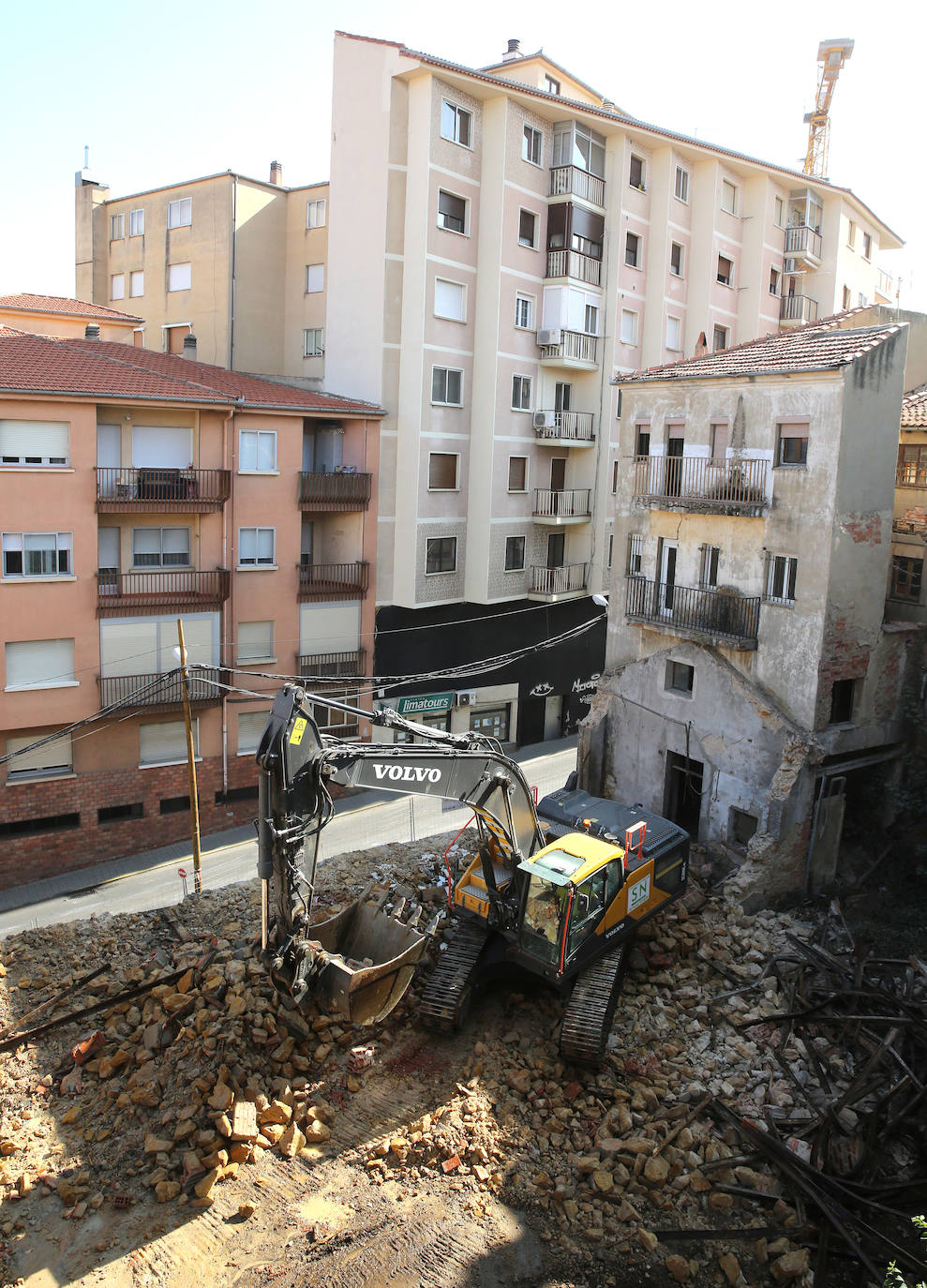 Fotos del derribo de edificios en la calle Antonio Machado