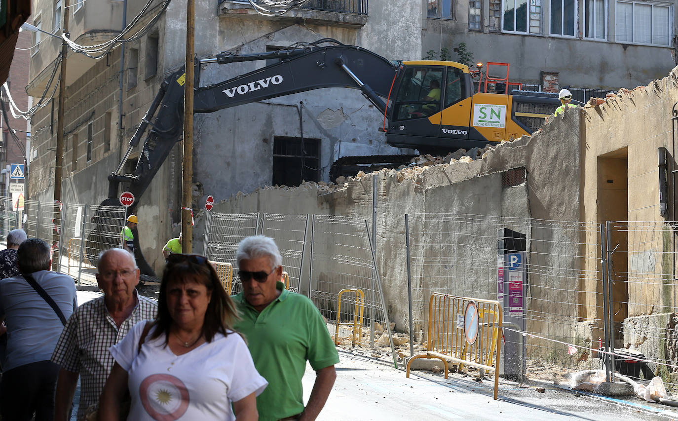 Fotos del derribo de edificios en la calle Antonio Machado