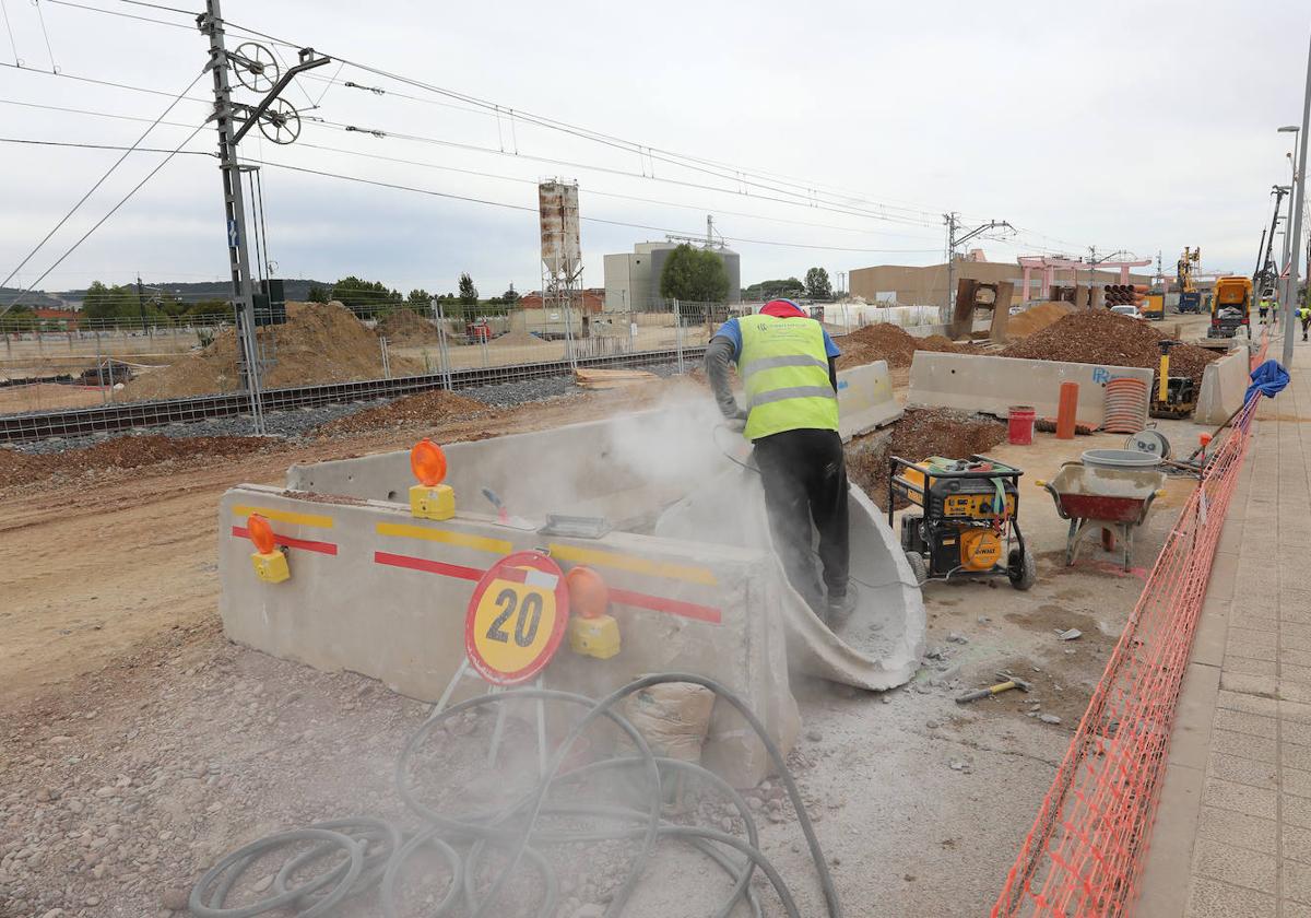 Obras en el Camino Viejo de Husillos en este mes de agosto.