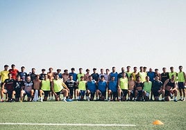 Imagen de El Salvador masculino en los campos de Pepe Rojo.