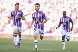 Luis Pérez, Raúl Moro y Amath celebran el gol del extremo ante el Espanyol.