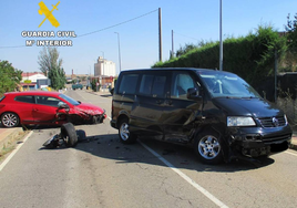 Estado en el que quedaron tanto el turismo com la furgoneta implicados en el accidente.