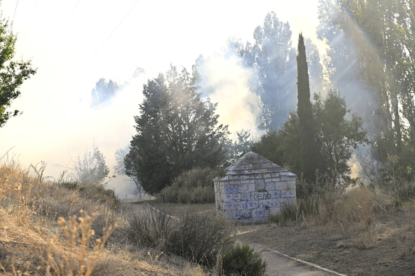 Los Bomberos sofocan dos incendios este viernes en Valladolid