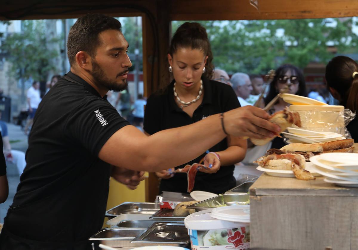 De tapas en el Salón y en Pío XII