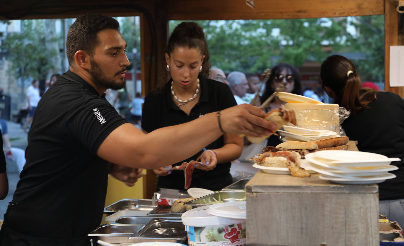 De tapas en el Salón y en Pío XII