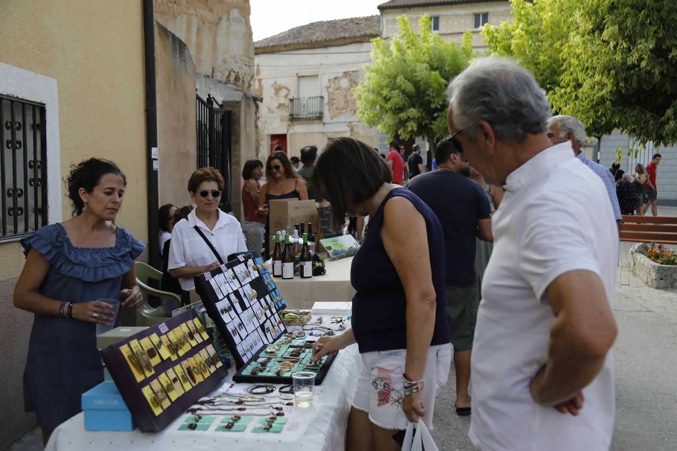 Las imágenes del mercado artesanal de Piñel de Arriba