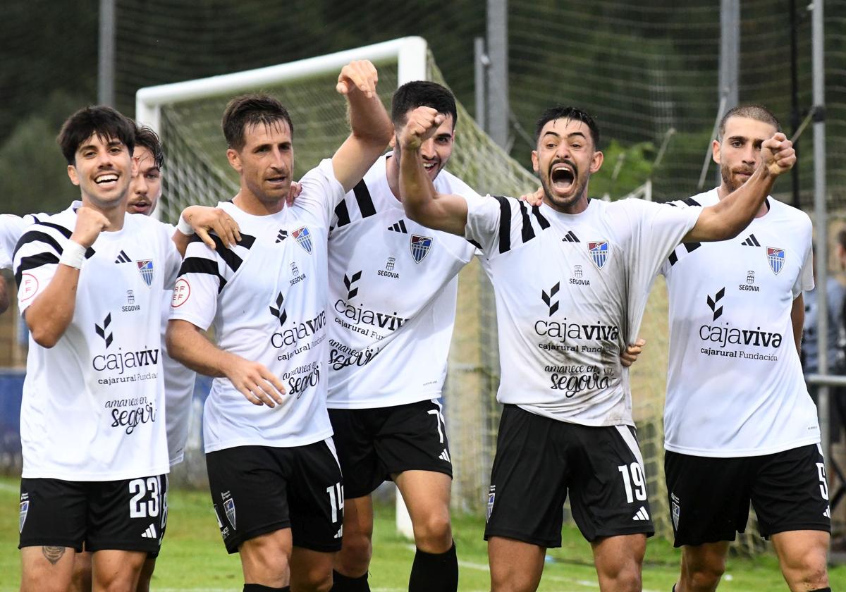 Celebración del gol de Davo ante el Amorebieta.