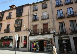 Comercios en la Calle Real.