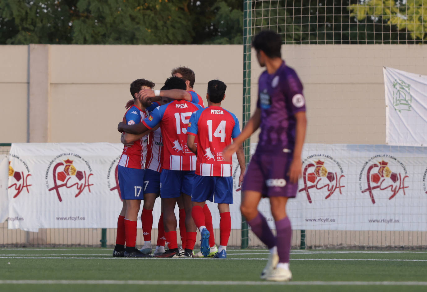 La final del Trofeo Diputación entre Atlético Tordesillas y Real Valladolid, en imágenes