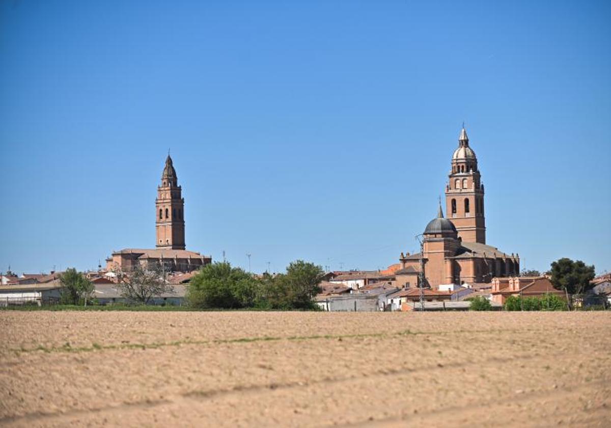 torres de las Iglesias de Santa María y San Pedro en Alaejos.