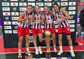 Celia García Paunero, Cecilia Aldecoa, Sara Iparagirre y Clara Rodríguez.