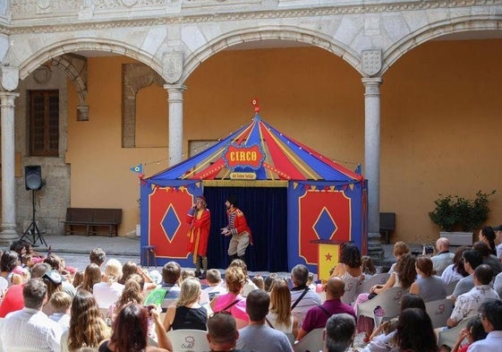 Un espectáculo de circo celebrado en una edición anterior en un palacio de Ávila.