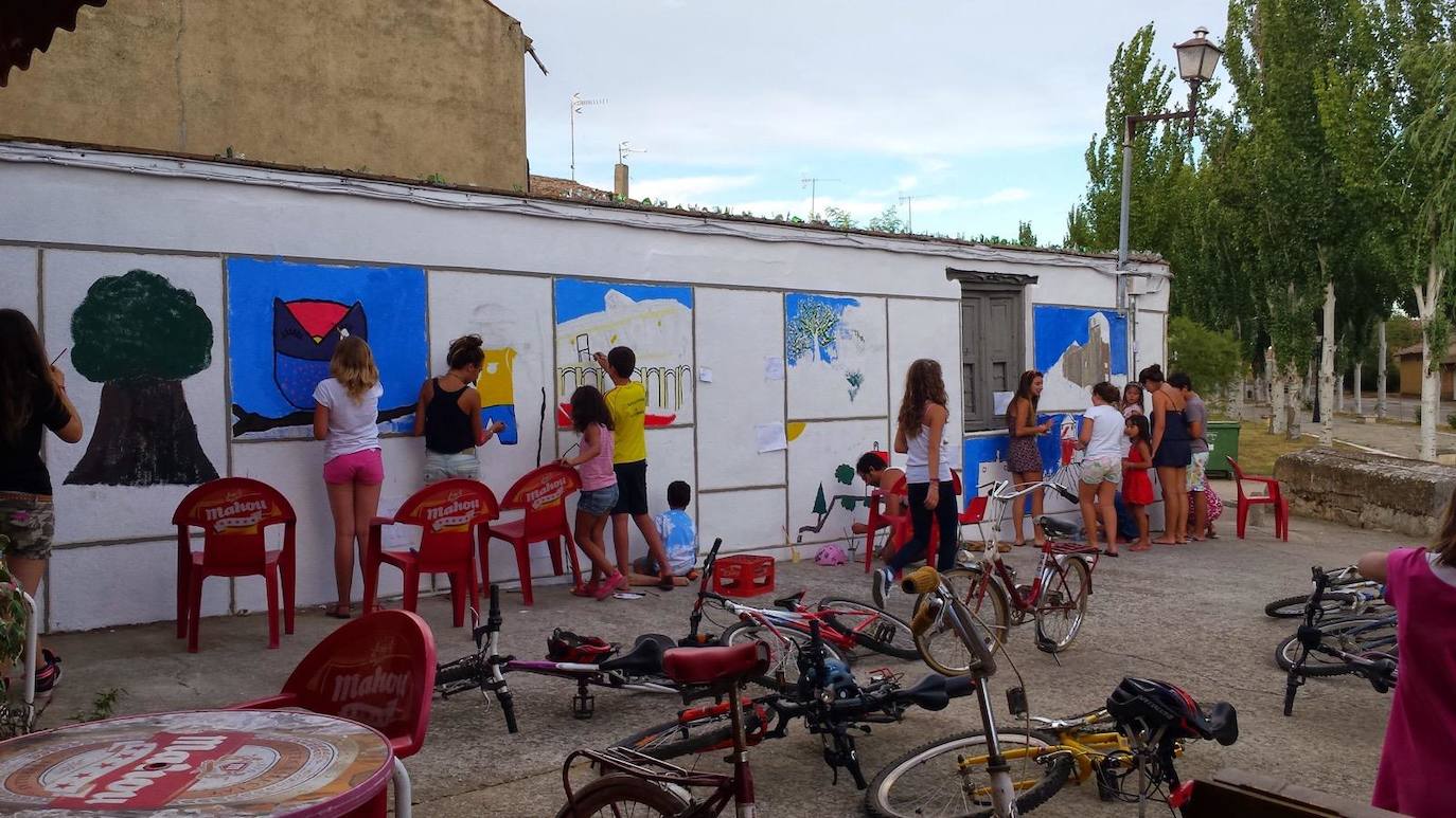 Las imágenes del gran mural pintado a mano de Cuenca de Campos