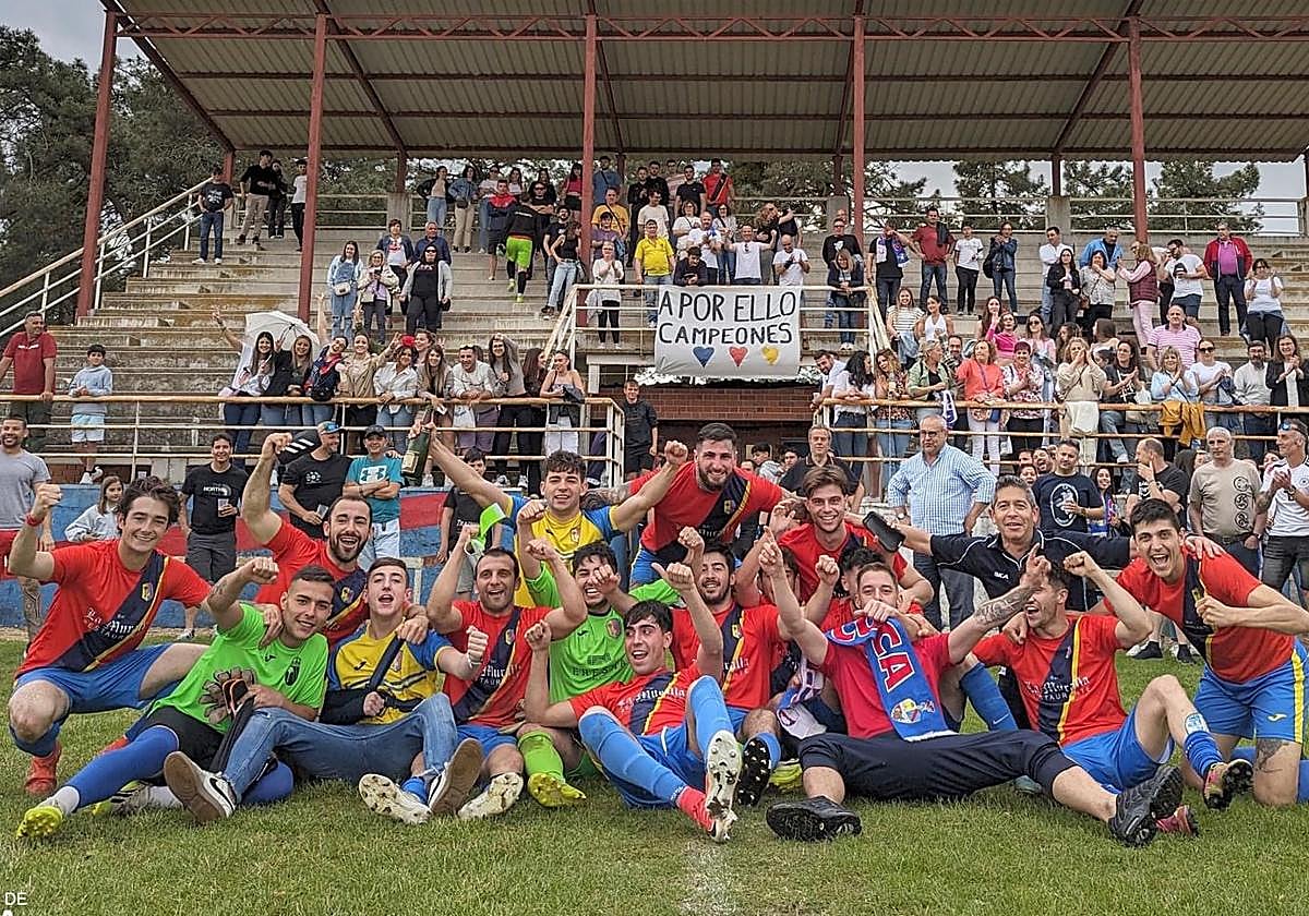 Celebración del título en Provincial del Coca.