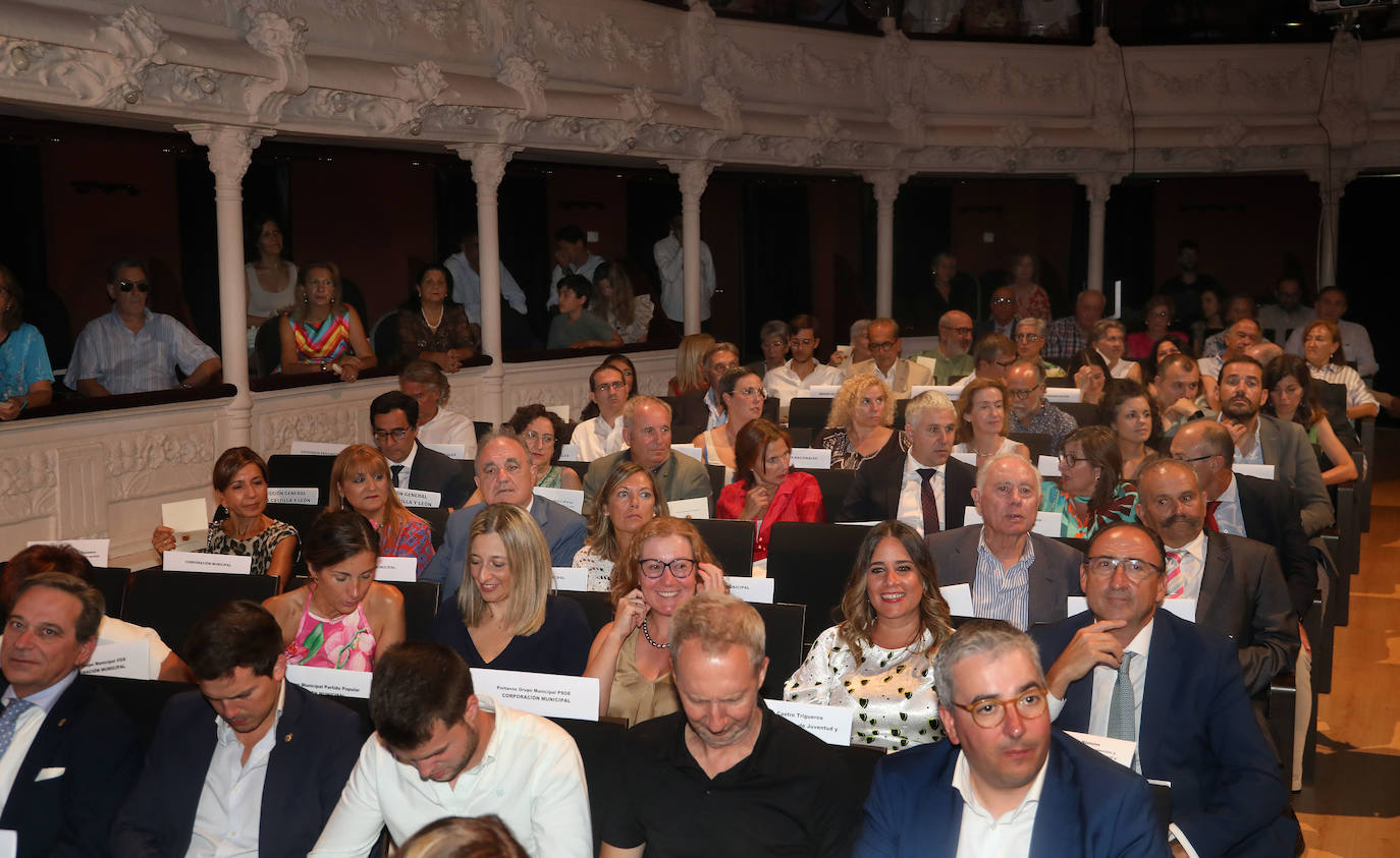 Pregón literario de Eva Villaver en el Teatro Principal