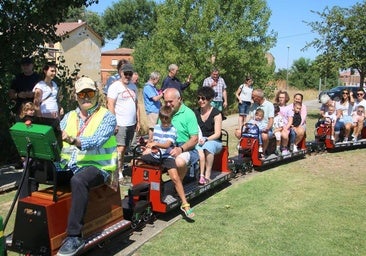 Pasajeros al tren en Venta de Baños