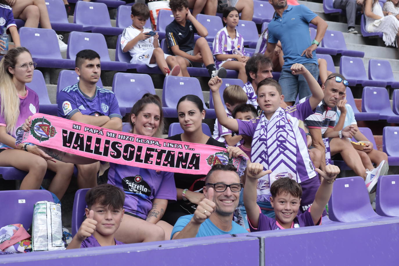 Búscate en la grada del estadio José Zorrilla (1/4)