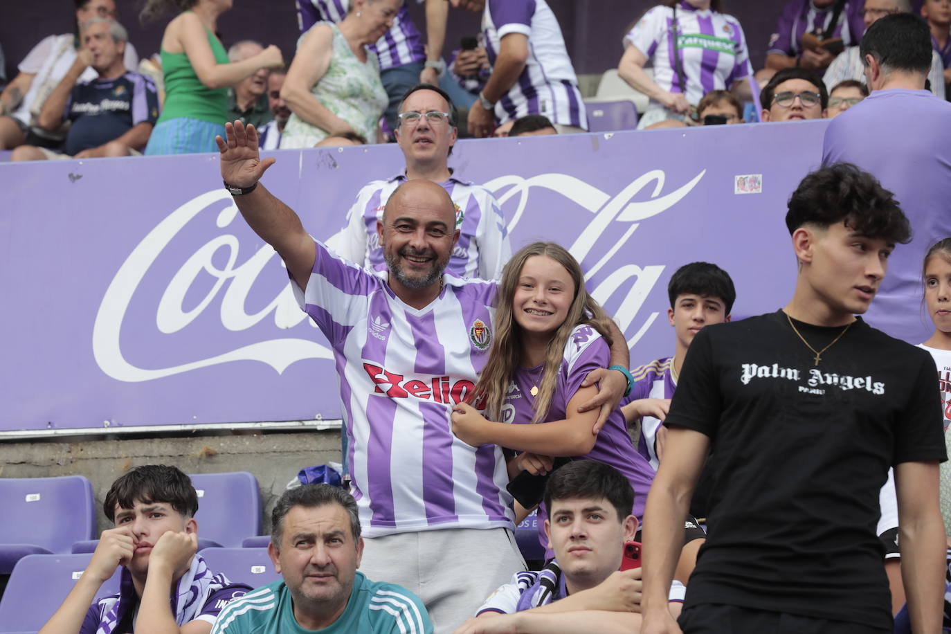 Búscate en la grada del estadio José Zorrilla (1/4)