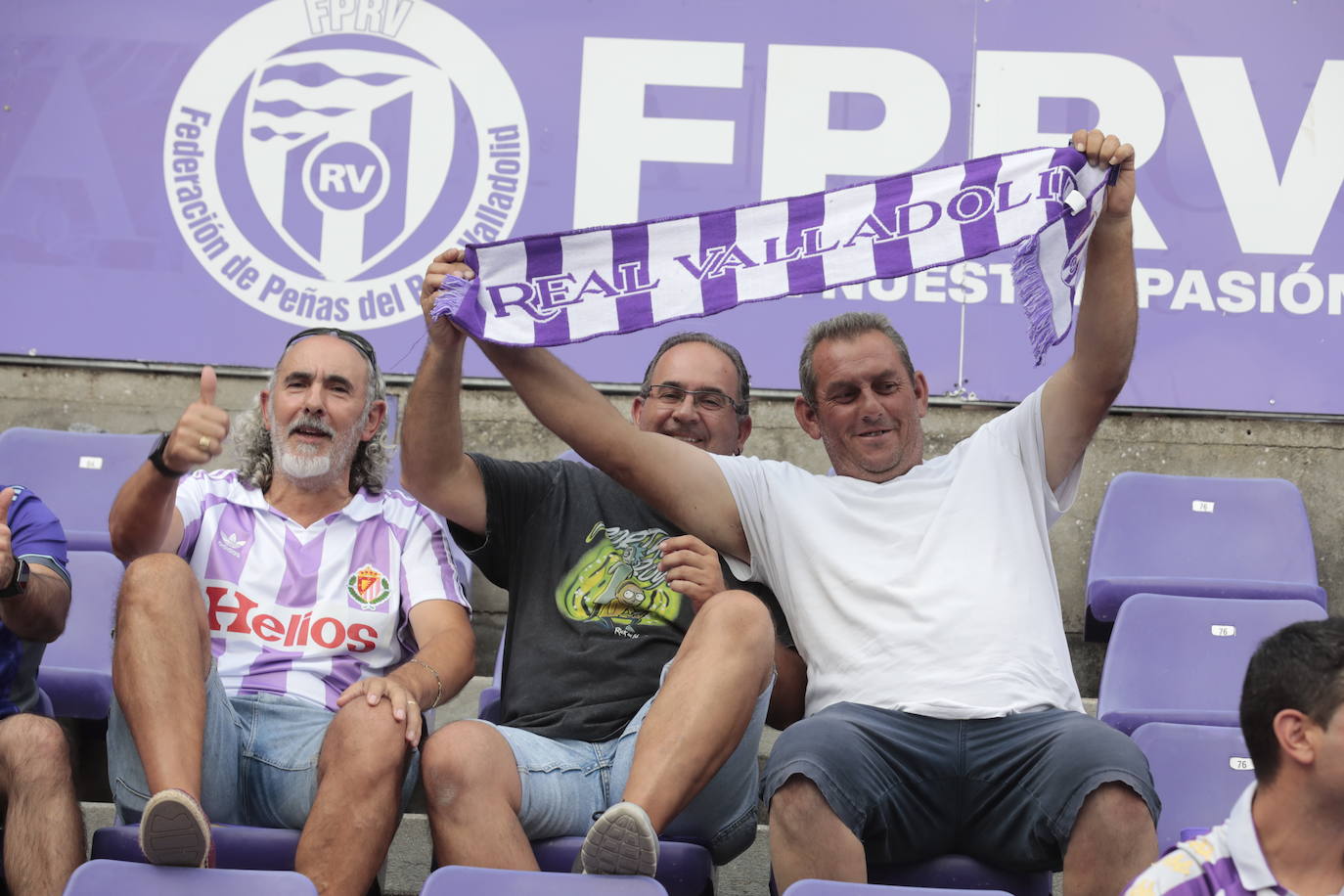 Búscate en la grada del estadio José Zorrilla (1/4)