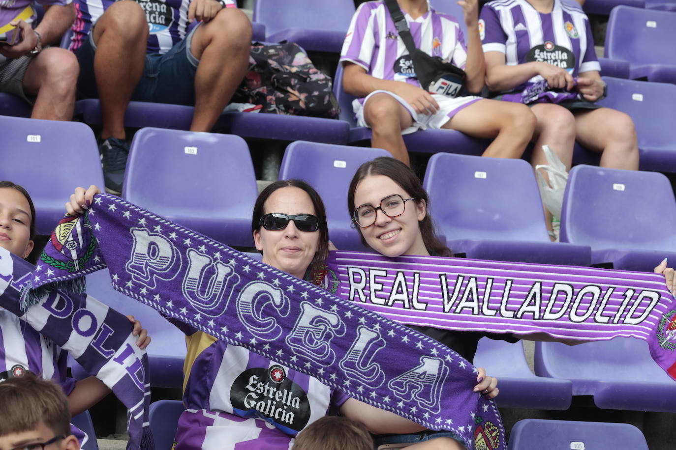 Búscate en la grada del estadio José Zorrilla (1/4)