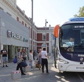 Un fallecido en el tren obliga a transportar a los viajeros de Palencia en autobús