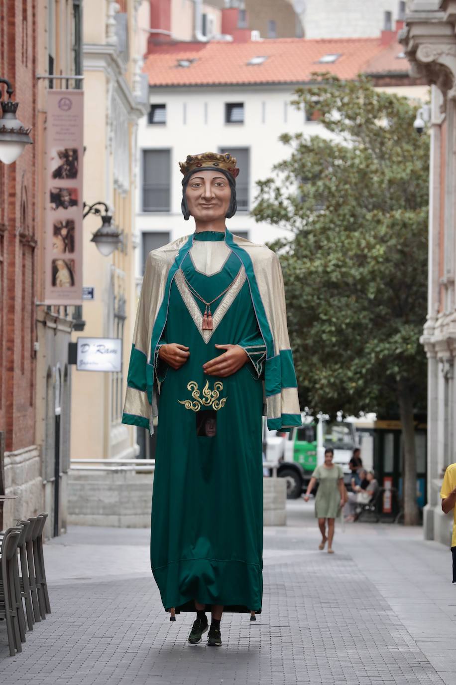 Traslado de los gigantes y los cabezudos al Ayuntamiento de Valladolid